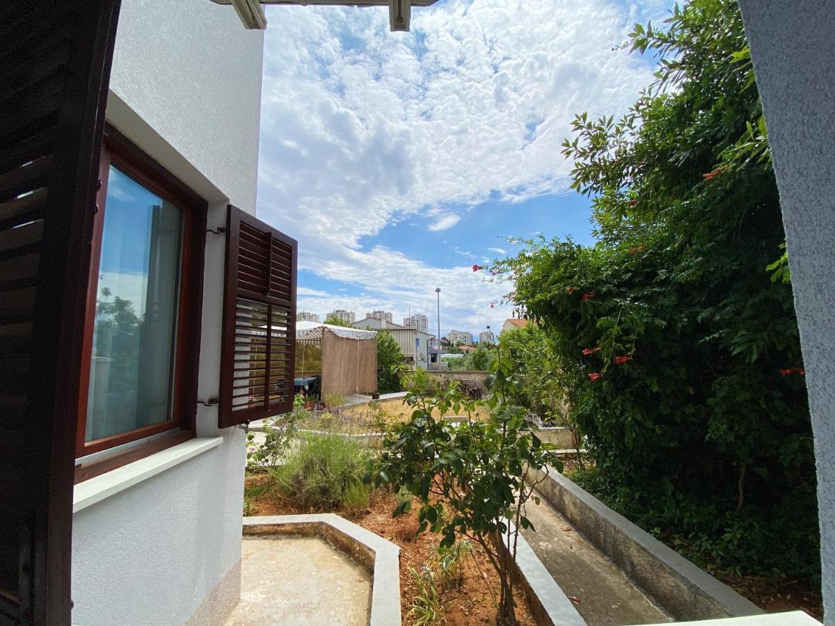 Apartments Lungomare พูลา ภายนอก รูปภาพ