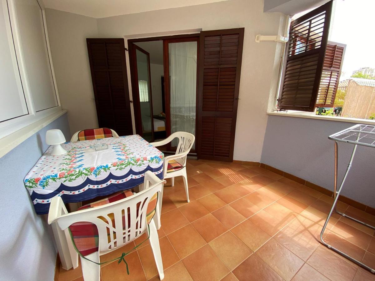 Apartments Lungomare พูลา ภายนอก รูปภาพ